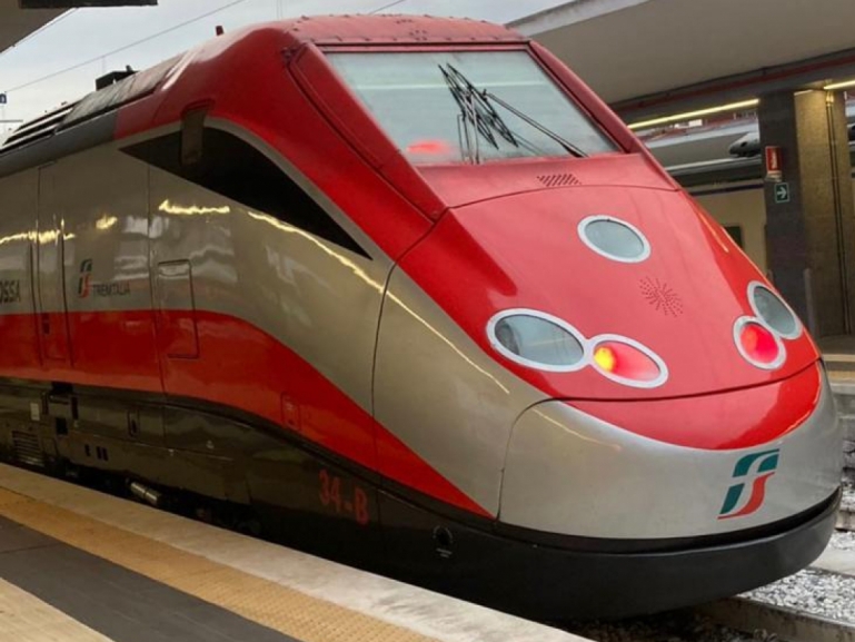 TURISMO IN CAMPANIA, RIPARTE IL "FRECCIAROSSA" MILANO-SAPRI