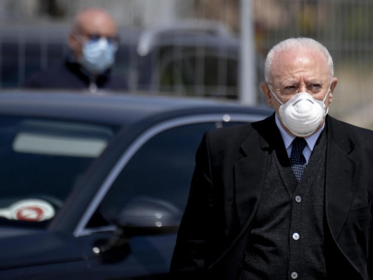 COVID, DE LUCA: NUOVE MISURE DEL GOVERNO AL DI SOTTO DEL NECESSARIO. UNA CONFUSIONE INDESCRIVIBILE, INGESTIBILE E INCONTROLLABILE
