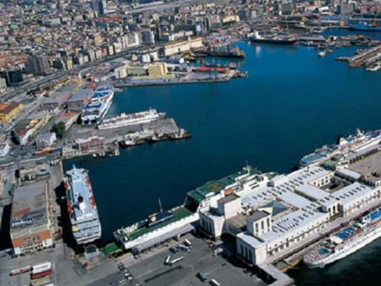 LA REGIONE PREDISPONE ACCOGLIENZA E ASSISTENZA SANITARIA PER I MIGRANTI IN ARRIVO A NAPOLI