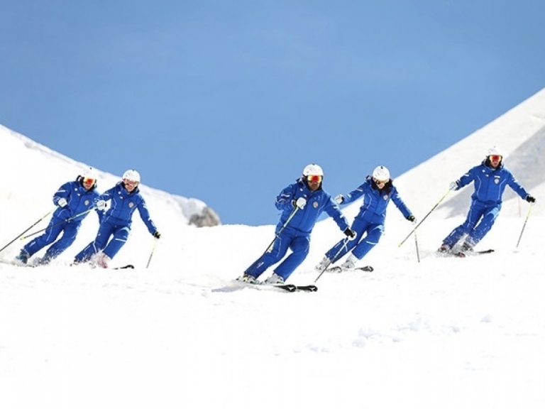 Corso di formazione per "Maestro di sci alpino"