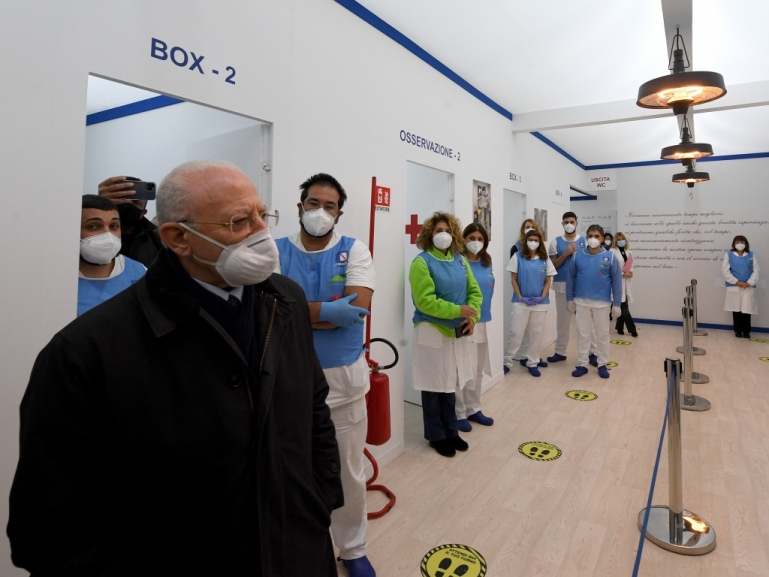 COVID-19, DE LUCA: IL 92% DEI RICOVERATI IN TERAPIA INTENSIVA NON È VACCINATO