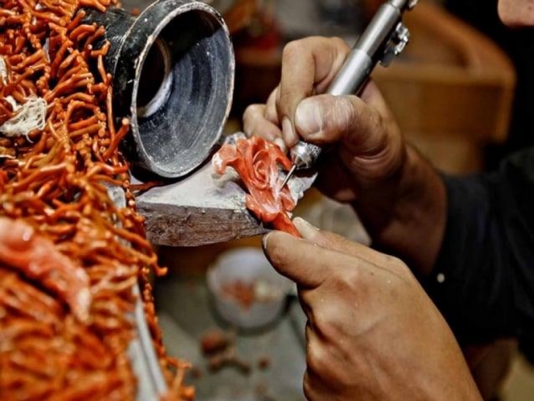 Tradizione e innovazione: skill digitali per le artigiane di domani