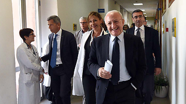 De Luca all'Ospedale Da Procida di Salerno