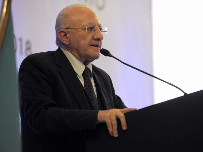 DE LUCA: SBLOCCO DELLA DECONTRIBUZIONE PER DARE RESPIRO ALLE AZIENDE E FAVORIRE INVESTIMENTI AL SUD
